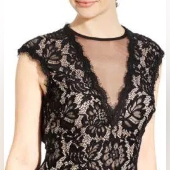 Betsy & Adam Elegant Black Lace High Neck Maxi Dress Evening Gown Size 4 - Picture 9 of 10